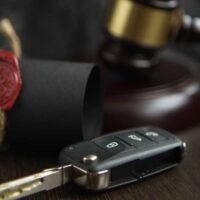 ¿Necesito un Abogado de Accidente de Coche si me chocaron por detrás mientras estaba parado en un semáforo ¿Necesito un Abogado de Accidente de Coche si me chocaron por detrás mientras estaba parado en un semáforo